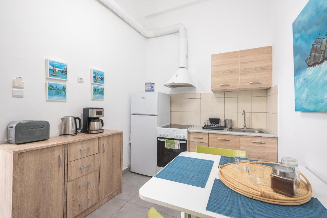 Spacious Family Home In Thisio By Cloudkeys 아테네 외부 사진